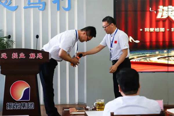 J9集团文宣部小杨现场拜师