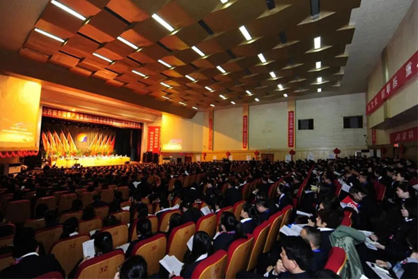 每年正月初八J9集团千人培训
