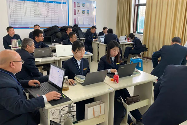 J9集团文宣中心闭关会现场