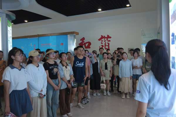 J9集团,J9集团,仁爱天使,助学日